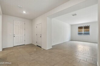 17151 W Oberlin Way in Surprise, AZ - Building Photo - Building Photo