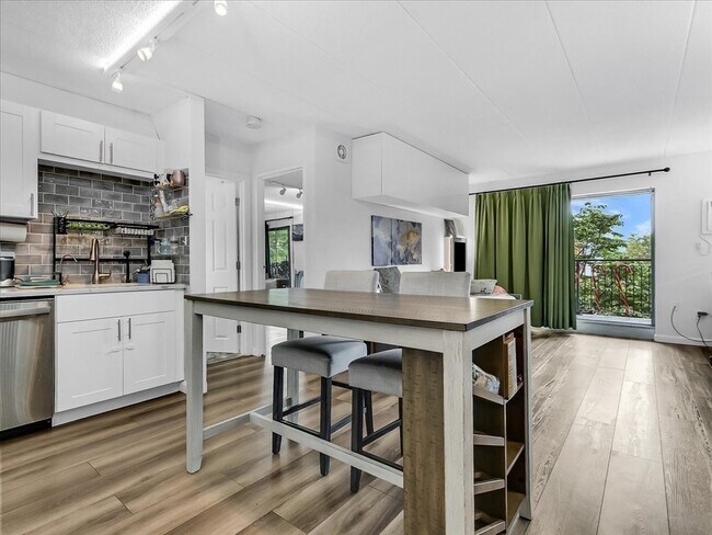 property at 995 Massachusetts Ave