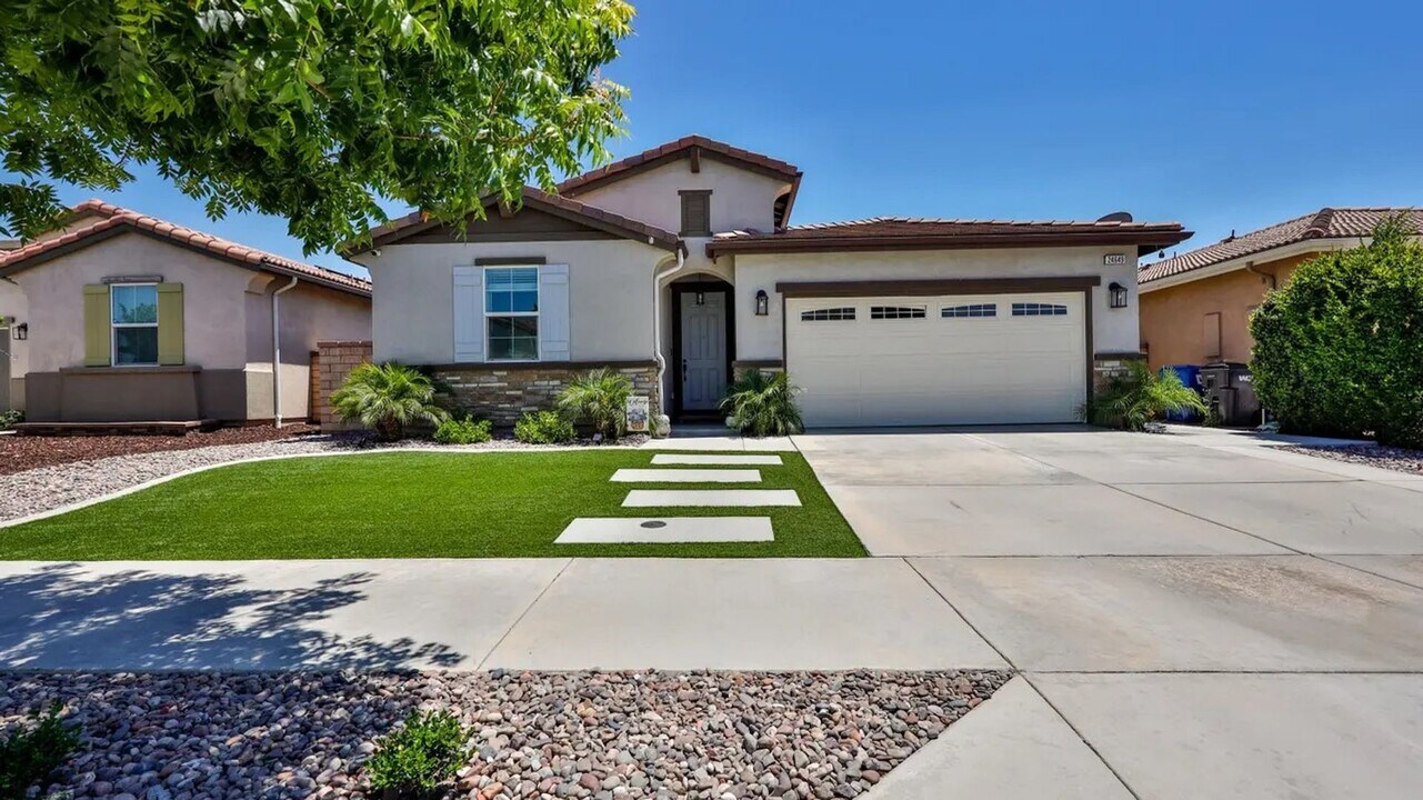 24649 Blue Feather Cir in Menifee, CA - Building Photo