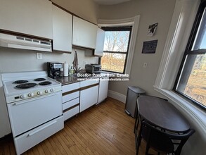 583 Beacon St, Unit 8 in Boston, MA - Building Photo - Building Photo