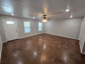 1423 McLain St in Newport, AR - Building Photo