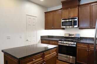 639 Calle Vibrante in Palm Desert, CA - Building Photo - Building Photo