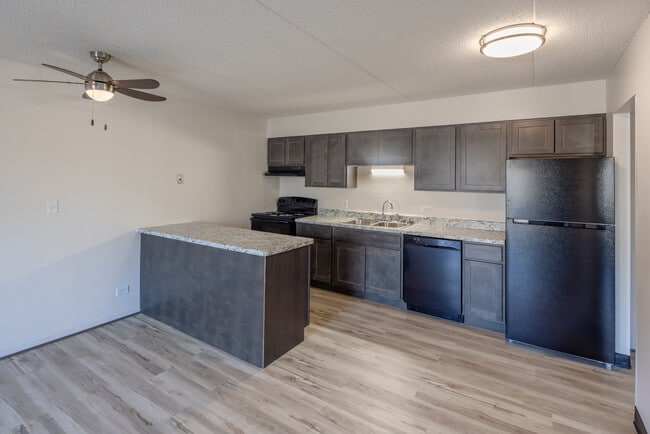 Woodview Apartments in Gurnee, IL - Foto de edificio - Interior Photo