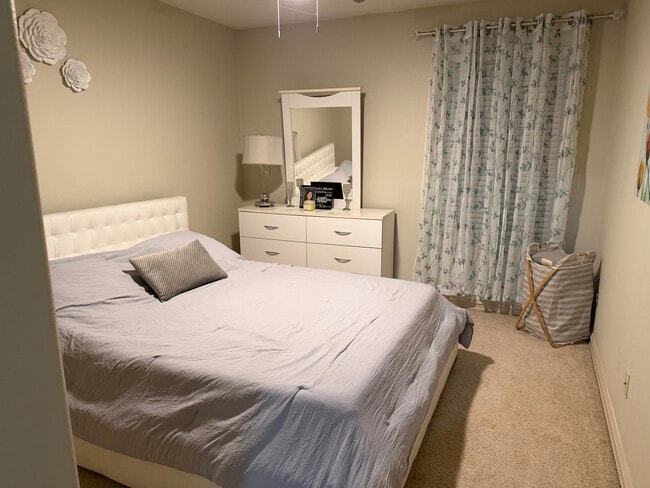 property at 304 E Fargo St