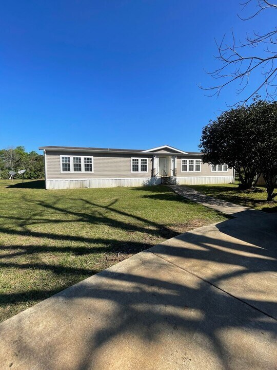271 Bonner Rd in Newton, AL - Building Photo