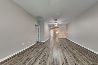 6918 Summer Bridge Ln in Spring, TX - Foto de edificio - Building Photo