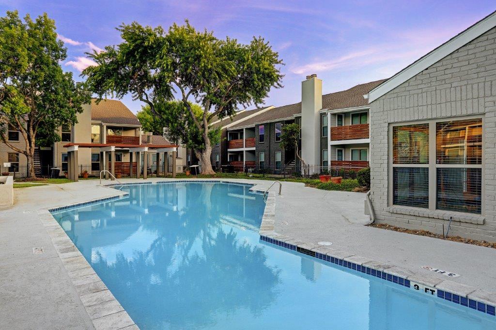 Commons at Westchase in Houston, TX - Building Photo