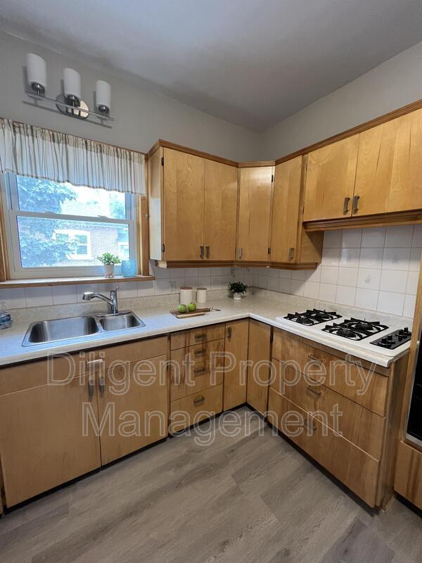 164 Prince St in Peterborough, ON - Building Photo - Building Photo