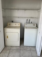 5260 Carriellen Ln in Las Vegas, NV - Building Photo - Building Photo
