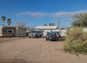 1022 N Main Dr in Apache Junction, AZ - Building Photo - Building Photo