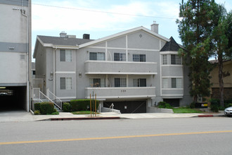 336 E Verdugo Ave in Burbank, CA - Building Photo - Building Photo