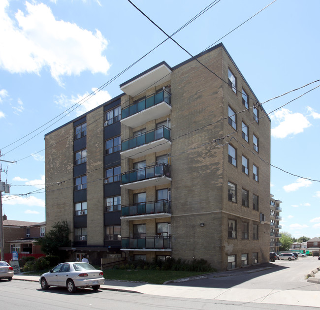 440 Winona Dr in Toronto, ON - Building Photo - Building Photo