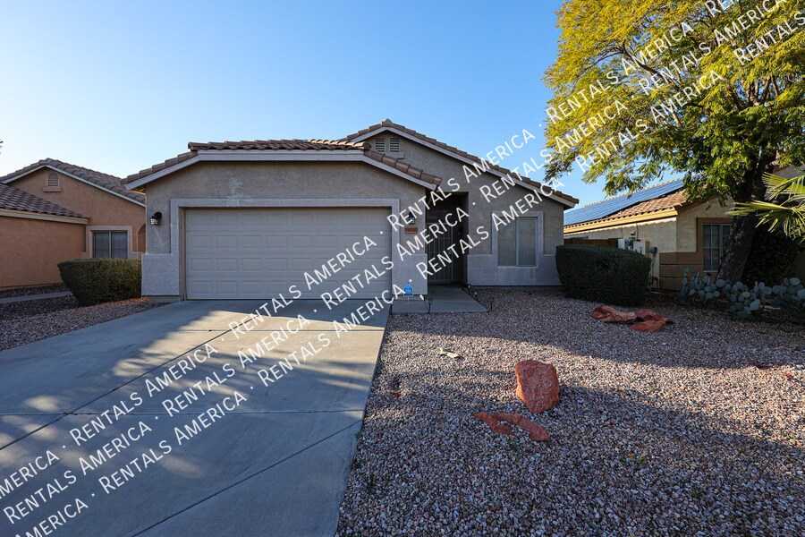 18210 N Skyhawk Dr in Surprise, AZ - Building Photo