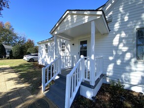 101 Hickory Ave in Holly Springs, NC - Building Photo - Building Photo