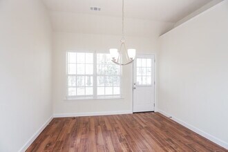 551 Carlton Pointe Dr in Palmetto, GA - Building Photo - Building Photo