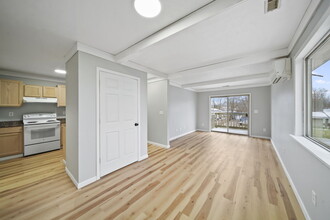 3530 West Jolly Road in Lansing, MI - Foto de edificio - Interior Photo