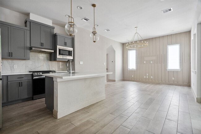 9551 Neuens Rd in Houston, TX - Building Photo - Building Photo