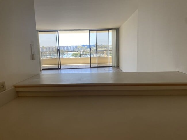 4265 Marina City Dr in Marina Del Rey, CA - Building Photo - Building Photo