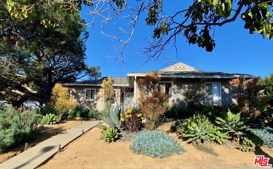12779 Brooklake St in Los Angeles, CA - Building Photo