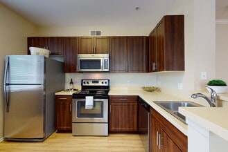 Cambridge Park in San Diego, CA - Foto de edificio - Building Photo