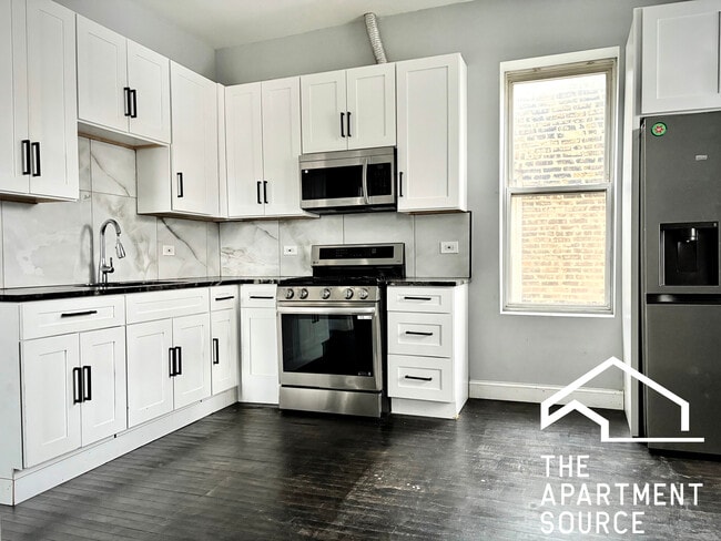 3539 W Grenshaw St, Unit 2 in Chicago, IL - Building Photo - Building Photo