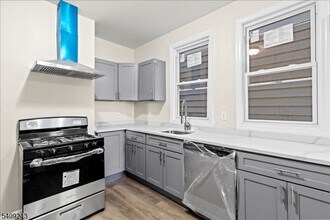 61 Columbia Ave in Newark, NJ - Building Photo - Building Photo