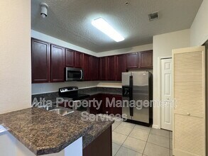 5775 Ortega View Way in Jacksonville, FL - Foto de edificio - Building Photo