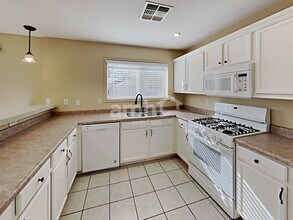 360 E Atlas Cedar Pl in Sahuarita, AZ - Building Photo - Building Photo