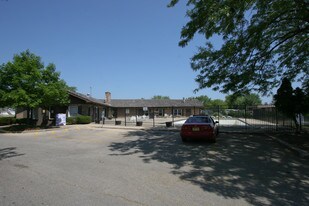 Whippletree Village in Wheeling, IL - Building Photo