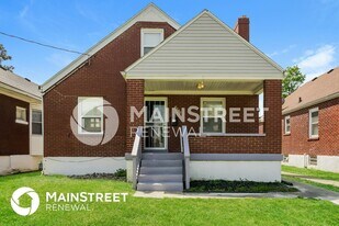 3924 River Park Dr in Louisville, KY - Building Photo