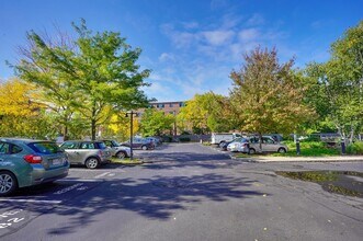 1 Aberdeen Way, Unit 107 in Cambridge, MA - Building Photo - Building Photo