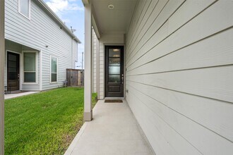 219 Club Crest Ln in Houston, TX - Building Photo - Building Photo