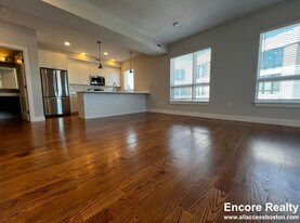 1 Everett St, Unit 502 in Boston, MA - Building Photo