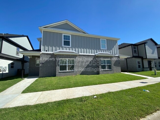 property at 798 S Benchmark Ln