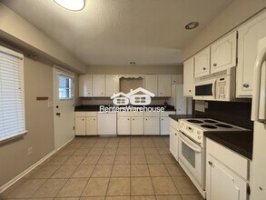 1200 31st St in West Des Moines, IA - Foto de edificio - Building Photo