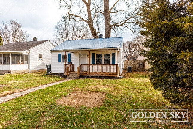 property at 2312 S Pershing Dr