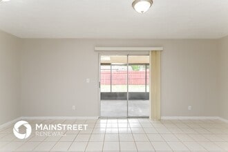 1442 Oak Valley Dr in Seffner, FL - Building Photo - Building Photo