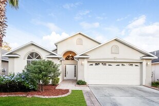 6752 Waterton Dr in Riverview, FL - Building Photo