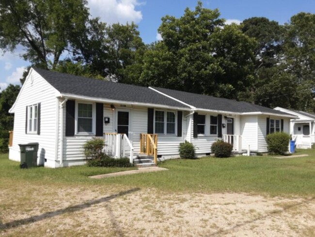 2112 Rogers Dr in Fayetteville, NC - Foto de edificio - Building Photo