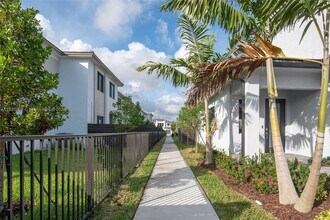 8327 SW 121st Ter in Kendall, FL - Building Photo - Building Photo