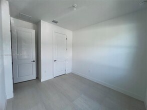 4784 SW 72nd Terrace in Davie, FL - Building Photo - Building Photo