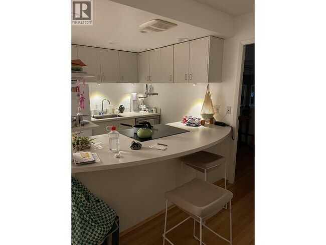 1235 W 10th Ave in Vancouver, BC - Building Photo - Building Photo