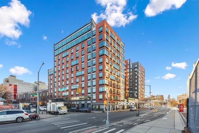 8 Vanderbilt Ave in Brooklyn, NY - Foto de edificio - Building Photo