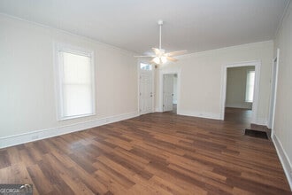 31 St Clair St in Newnan, GA - Building Photo - Building Photo