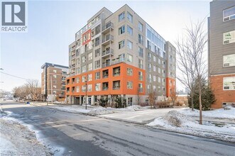 321 Spruce St in Waterloo, ON - Building Photo - Building Photo