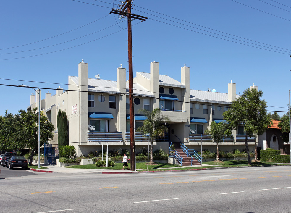 Roscoe Townhouse Apartments in Winnetka, CA - Building Photo