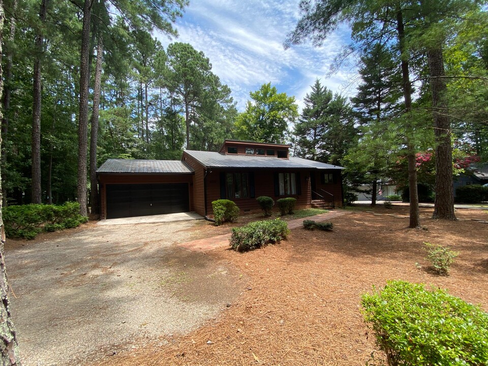 4035 Timber Wolf Cir in Sanford, NC - Foto de edificio