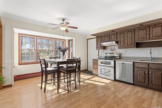 31 Lovers Ln in Aquebogue, NY - Building Photo - Building Photo