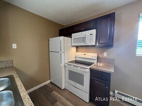 12111 W Nevada Dr in Lakewood, CO - Building Photo - Building Photo