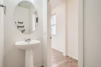 27664 E 1st Pl in Aurora, CO - Foto de edificio - Building Photo